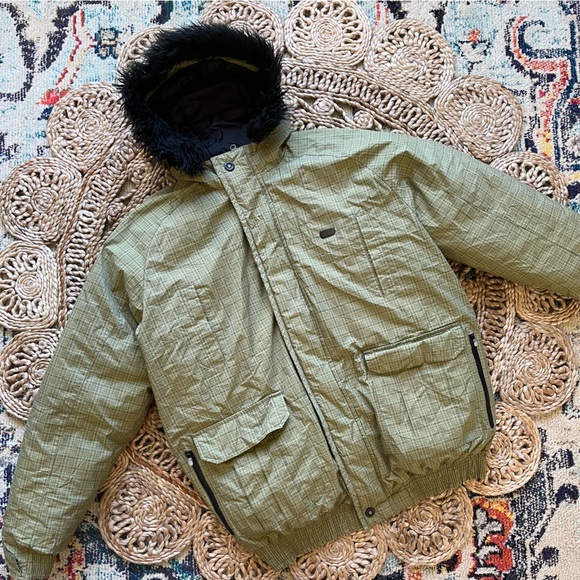 DC Snowboard Jacket, Faux Fur Hood, Green, XL - Picture 4 of 15